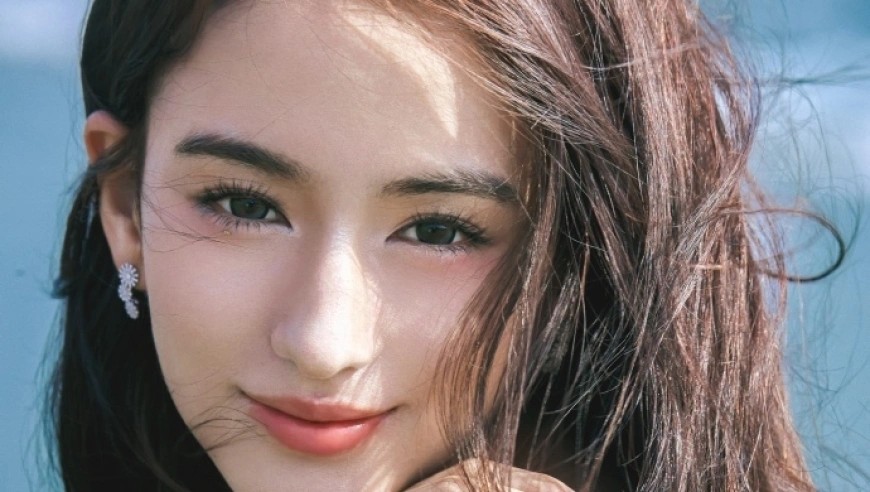 董卿是我见过最得体中年女人,不扮老不装嫩优雅迷人
