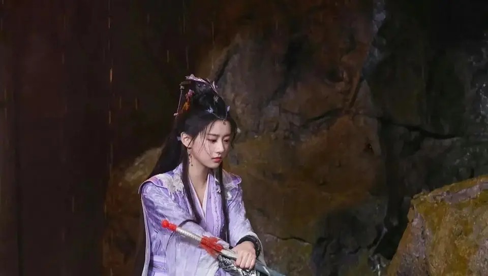 阿根廷发现7000万年前完整恐龙蛋，形似一枚煮熟的鸡