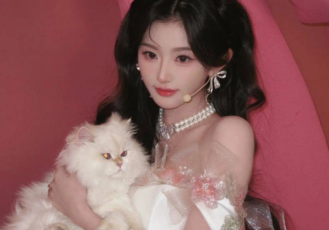 曹格妻子吴速玲回应女儿Grace是否出道：我尊重她的想法