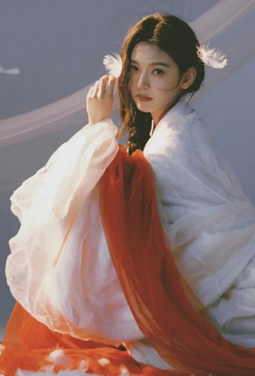 曝90后女演员和75后男演员一夜情！李沁黄晓明等躺枪