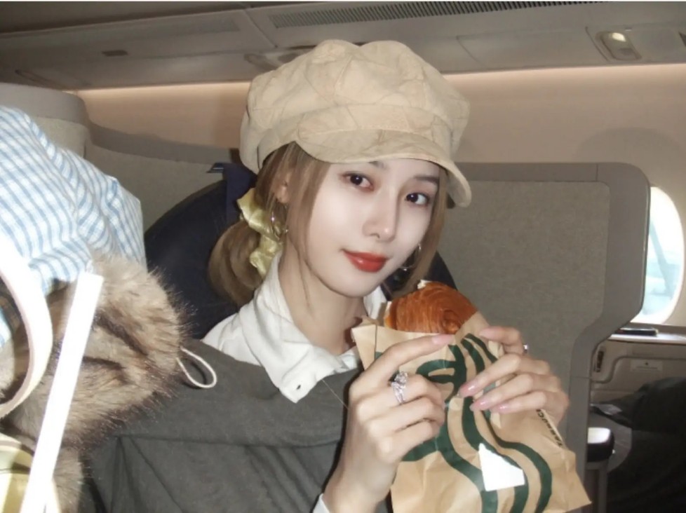 李嘉格官宣新恋情：35岁单亲妈妈的姐弟恋争议与新生