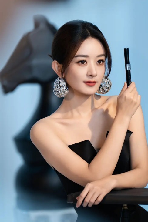 西安“凉皮大王”开酒馆，排队要12小时