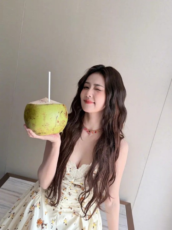 迟重瑞曾回应被陈丽华光环盖过，不畏惧她的强，很喜欢这种女强人