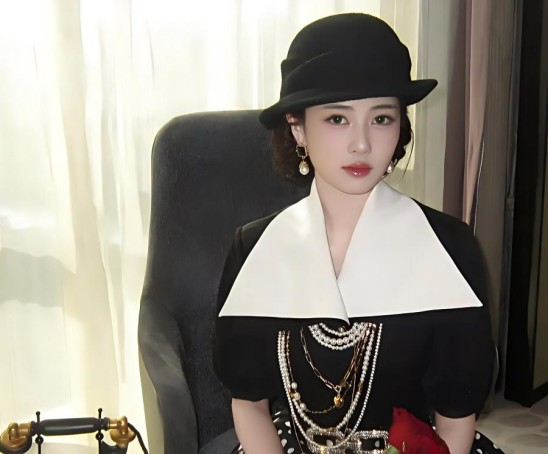 两个人，用AI赚了120亿