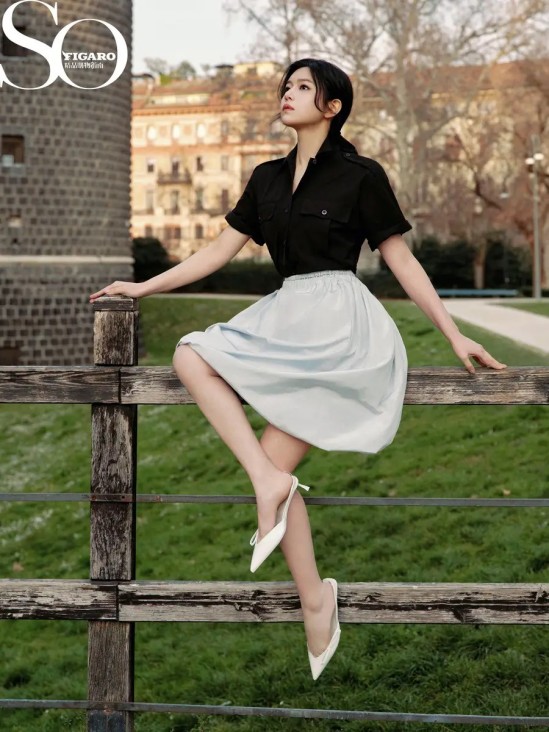 从冰箱彩电到车载马桶：谁在为电动车“年更”买单？